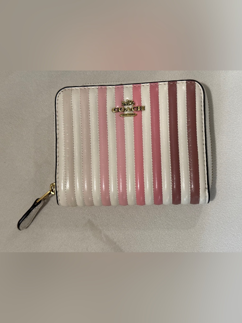 COACH Small Zip Around Wallet - Picture 1 of 9